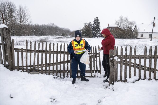 lajosmizse, havazas, segitseg. police.hu11