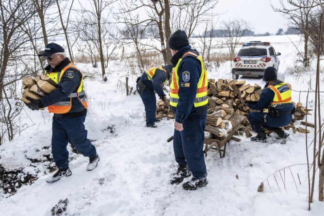 lajosmizse, havazas, segitseg. police.hu5