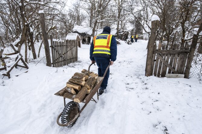 lajosmizse, havazas, segitseg. police.hu7