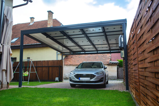 kocsibeallo.hu aluminium kocsibeallo napelemes rantracit szinu aluminium szerkezet 01