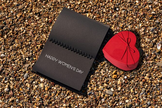 susan lu4esm happy day of the woman 4037497 1920