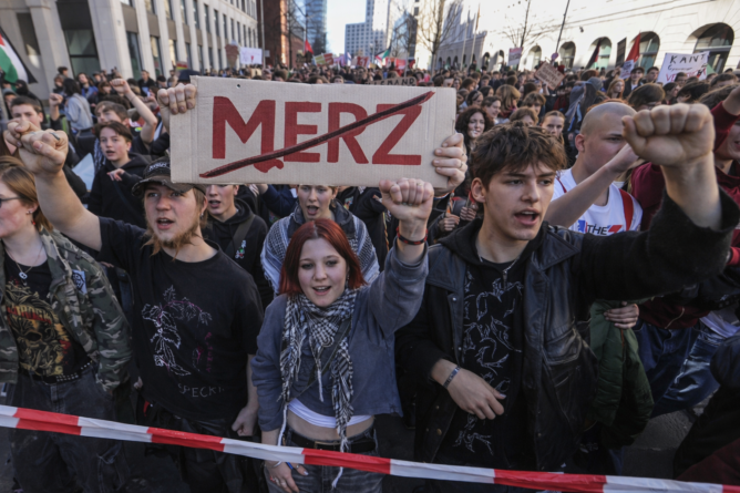Német diákok országszerte tüntetnek Merz ellen, illusztráció, a kép tulajdonosa bognár géza