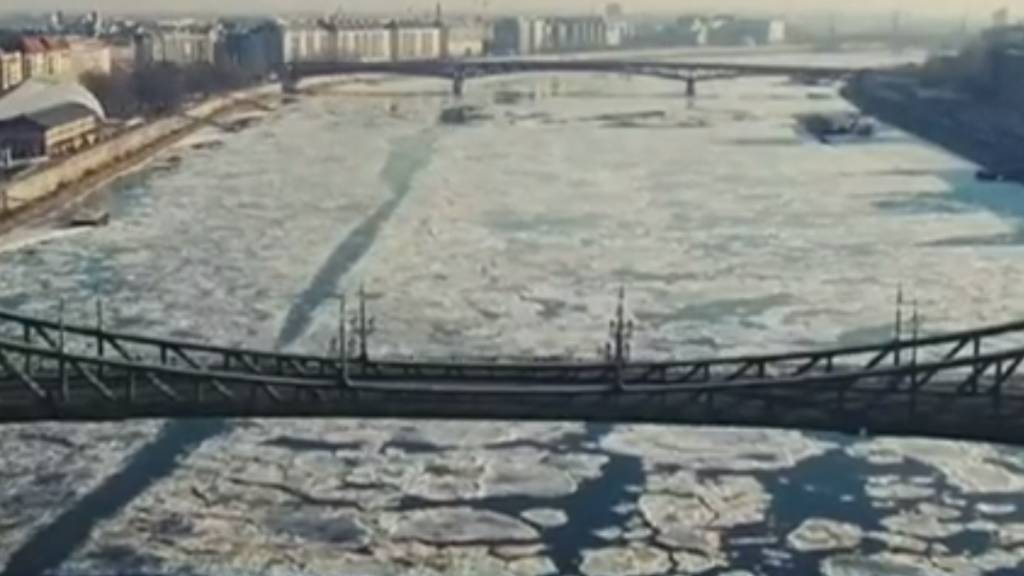 A világsajtót is lenyűgözte a zajló Duna- itt az új BBC-videó