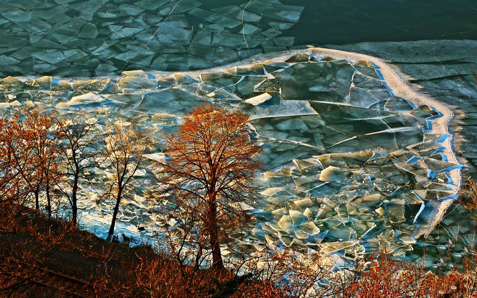 Ilyen fantasztikus képeket még nem láttál a jeges Balatonról
