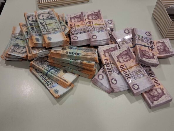 vesztegetés elfogadása, lefoglalás, kp, police.hu