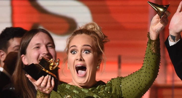 Kettétörte Grammy-díját - Adele könnyek között utasította vissza az elismerést