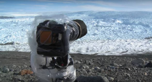 A fényképész Grönlandon belenézett a kamerába… megdöbbent, amit ott látott! - VIDEÓ