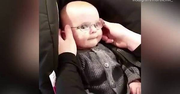 Ez a baba most látja először tisztán édesanyját - a megható videó végigsöpört az interneten