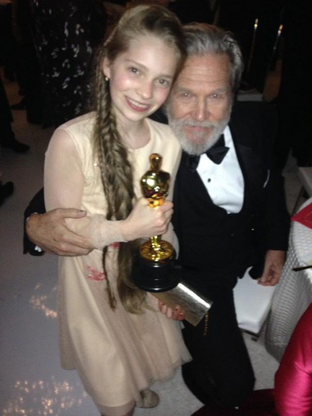 Hollywoodi sztárokkal fotózkodott a két Oscar-nyertes kislány