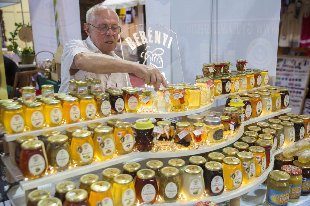 Az uniós piacon kapható mézek ötöde hamisítvány