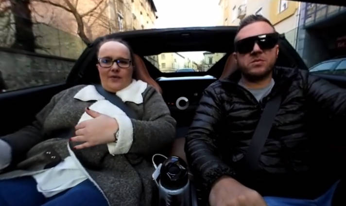 VIDEÓ: Kasszás Erzsi a Kasza Taxiban mesélt az őt ért oltogatásokról