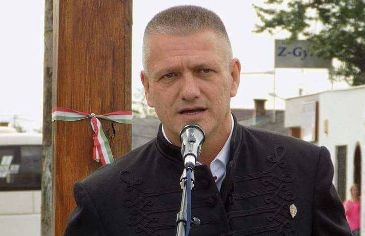 Kilép a Jobbikból a pomázi elnök