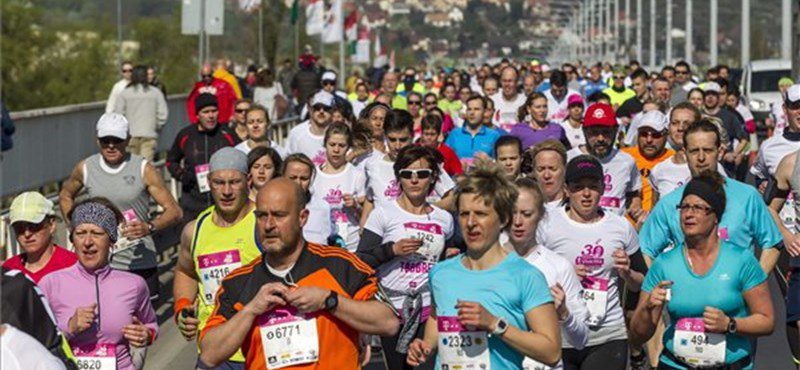 Megint futóverseny nehezíti a fővárosi közlekedést
