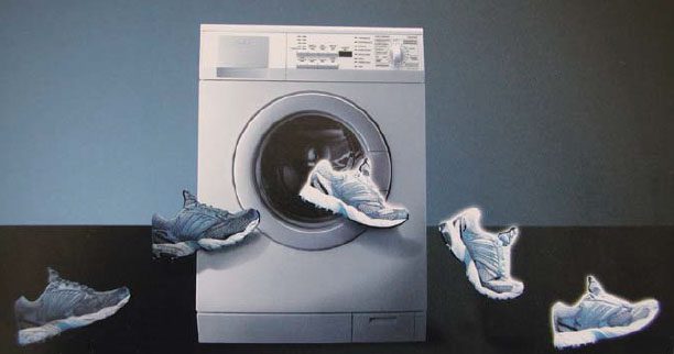 Ha te is szoktad mosógépben mosni a cipőidet, ezt a trükköt mindenképp ismerned kell