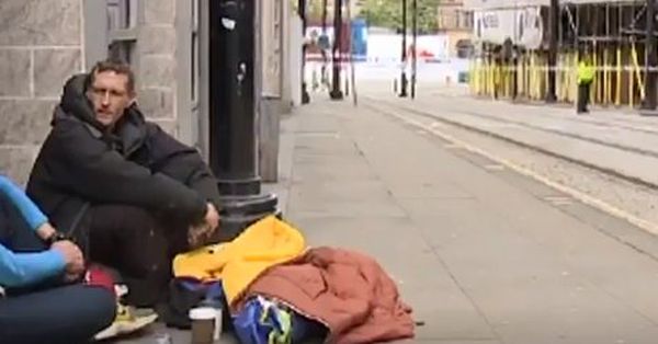 Újból az utcán a manchesteri terrortámadás hőse
