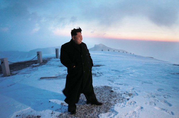 Szent vulkánnal robbanthatja fel a fél világot Kim Dzsongun