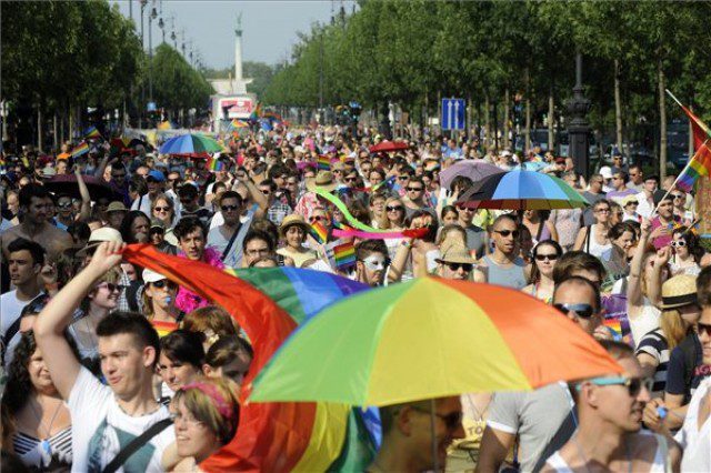 Forgalomkorlátozás lesz szombaton a Pride miatt