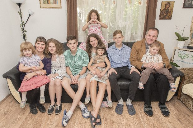 Nem kicsi a feladat 8 gyerekkel keres lakást a budapesti házaspár