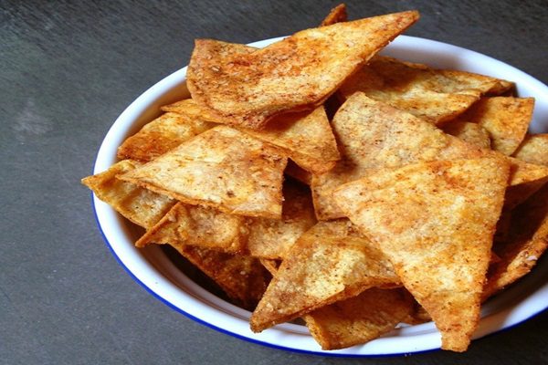 Házi tortilla chips olaj nélkül – olcsó, finom és pillanatok alatt elkészül!