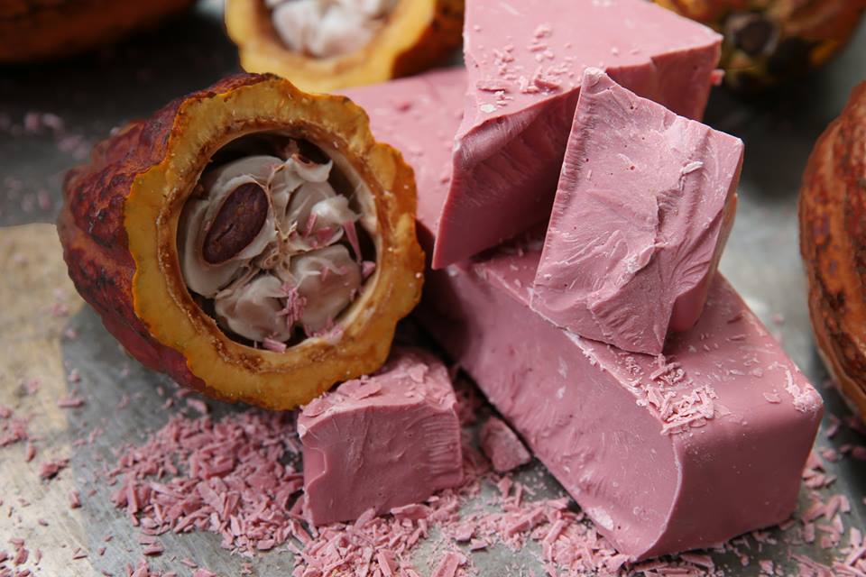 Itt a rubincsoki: új csokoládéfajta született az ét-, tej- és fehér csoki után