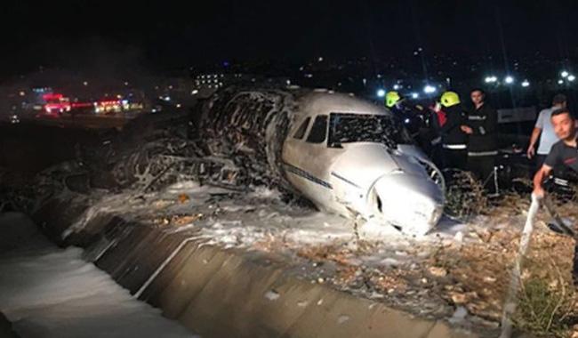 Óriási készültség: utasok szeme láttára csapódott földbe egy repülőgép