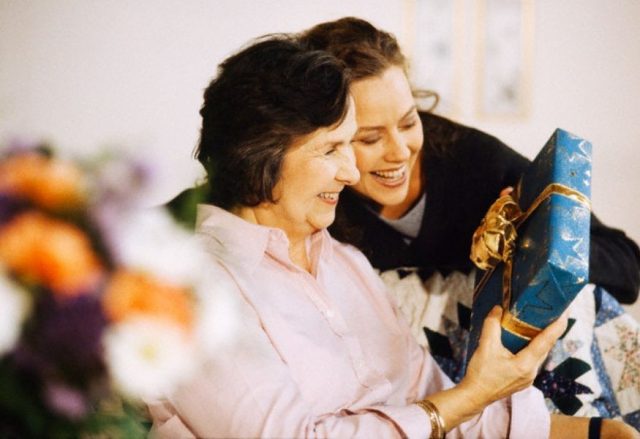 Kutatás igazolja hogy ha több időt töltesz édesanyáddal meghosszabbítod életét – Ezt mindenkinek érdemes elolvasni!