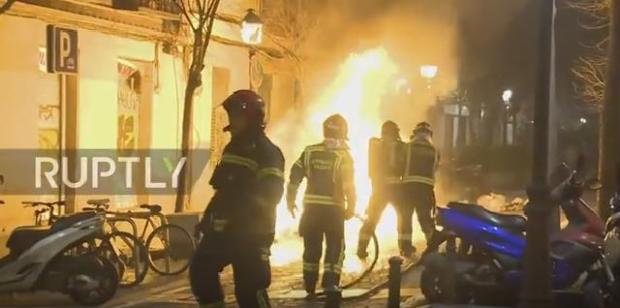 Utcai harcok Madridban: " Ez már nem a ti városotok" - ordibálták a rendőröknek