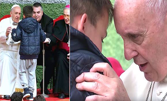 A gyászoló fiú megkérdezte Ferenc pápát, hogy édesapja a mennybe jutott-e. A válasz mindenkit meglepett!