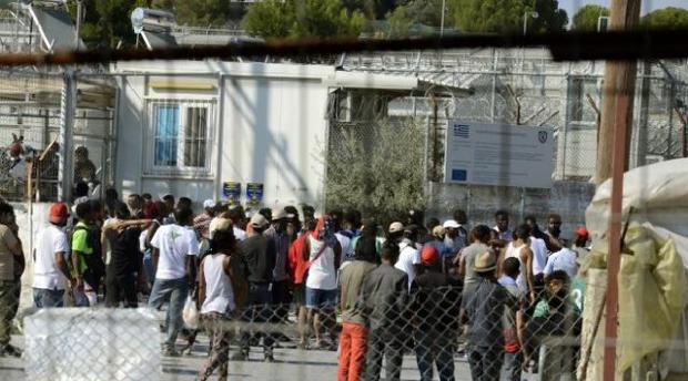 114 darab NGO segít 1 görög szigeten a bevándorlóknak!