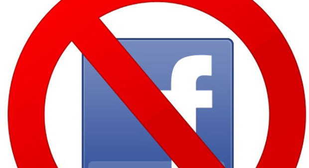 Egy teljes hónapra betiltják a Facebookot ebben az országban!