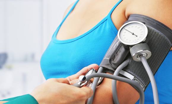 A 10 legjobb természetes gyógymód a magas vérnyomás csökkentésére!
