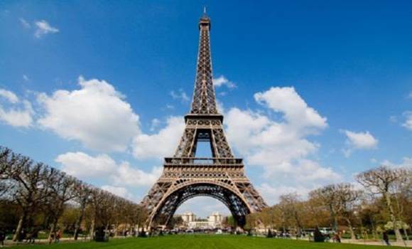 Kevesen tudják a titkot! Ez rejtőzik az Eiffel-torony harmadik emeletén!