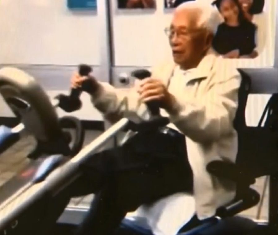 A világ egyik legöregebb embere elárulta, mitől ilyen fitt 111 évesen