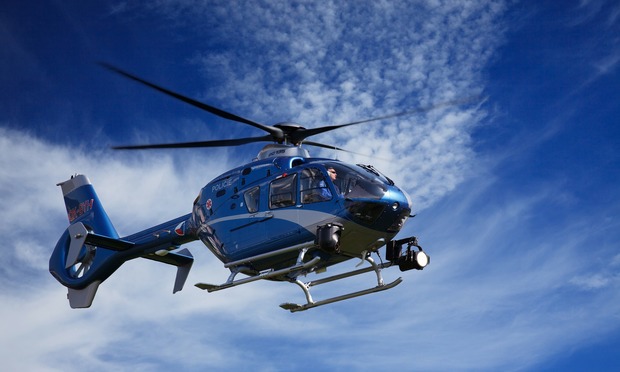 Borzalom a hegyekben: helikopterrel hozták le a fagyott holttestet