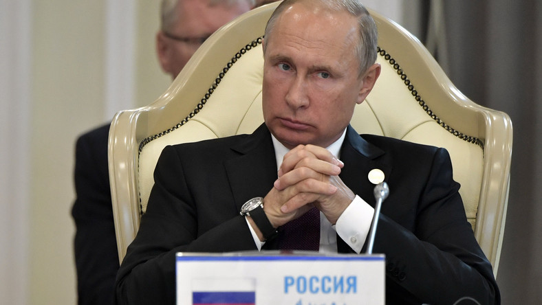 Elege lett: vezető szerepet akar Putyin elnök a hatalmas botrány után
