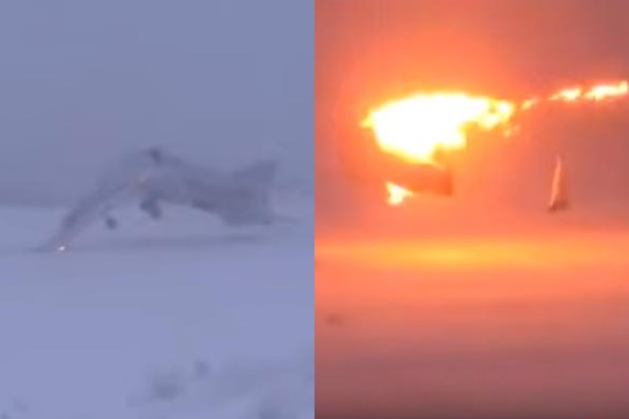 Felvették, ahogyan az orosz bombázó a földbe csapódik és lángra lobban - VIDEÓ