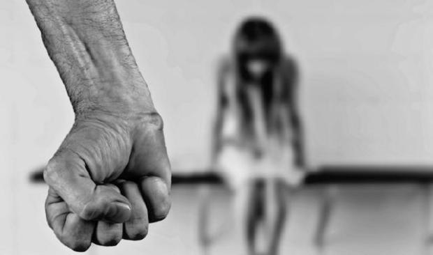 Állásinterjún erőszakolták meg a 21 éves lányt