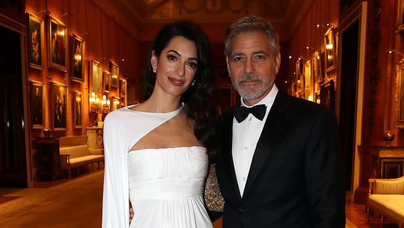 Elbűvölte Károly herceget Amal Clooney