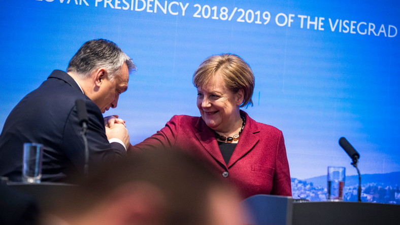 Mi történt hirtelen? Merkel simán lerázta Orbán Viktort