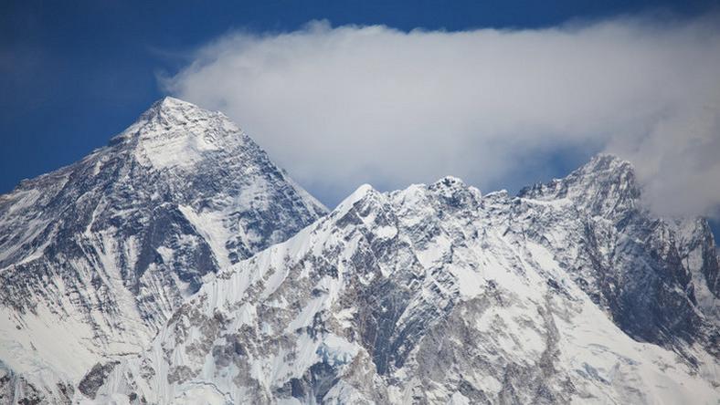 Sorra olvadnak ki a holttestek a Mount Everesten