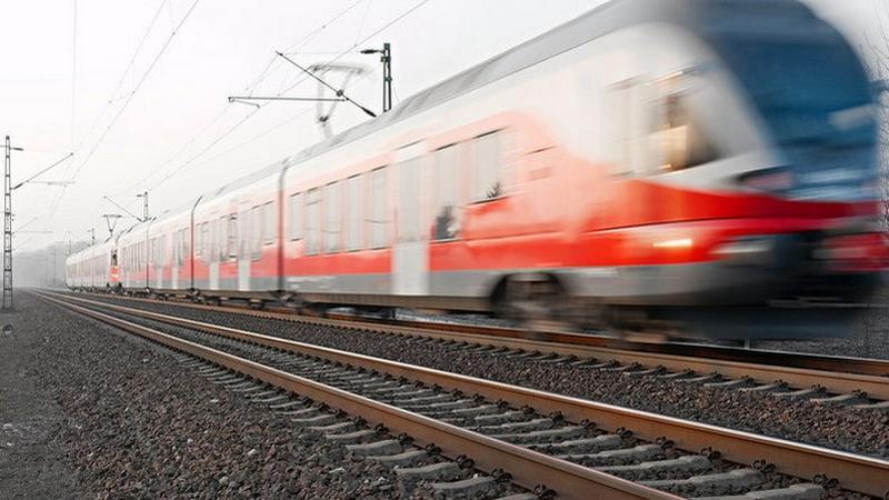 Tragédia: halálra gázolt a vonat egy embert Szolnoknál Hirmagazin.eu