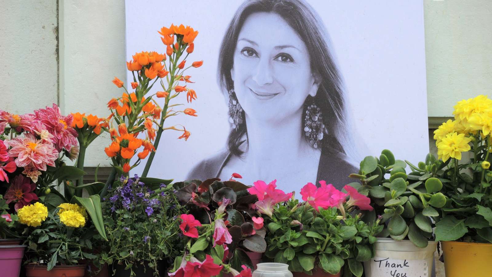 Egy vallomás szerint egy politikus is fizetett a 2017-ben felrobbantott máltai újságírónő meggyilkolásáért- méghozzá átszámítva több, mint 120 millió forintot. Hirmagazin.eu