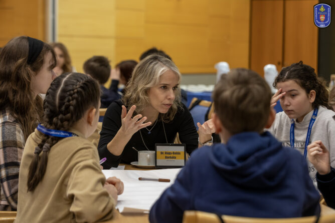 641584338 909828518360279 7801376297328761484 n