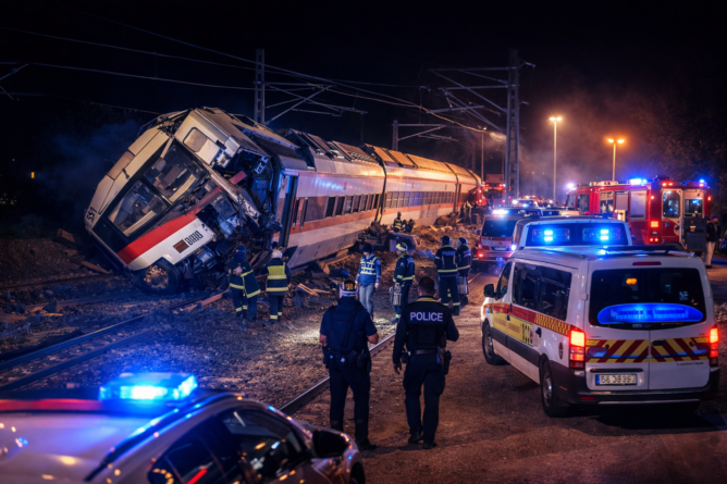 vonatbaleset, illusztráció, 18+, a kép tulajdonosa bognár géza