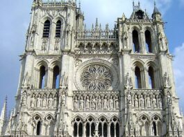 cathedral of amiens front
