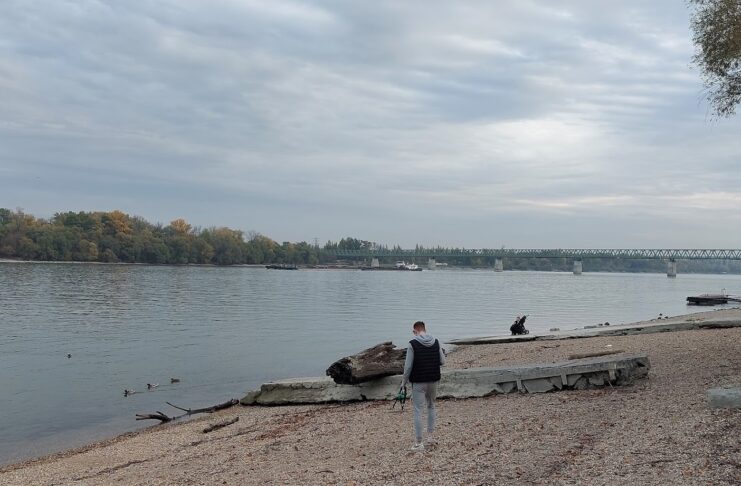 A kép illusztráció. A Duna partja. Kép: Bognár Géza