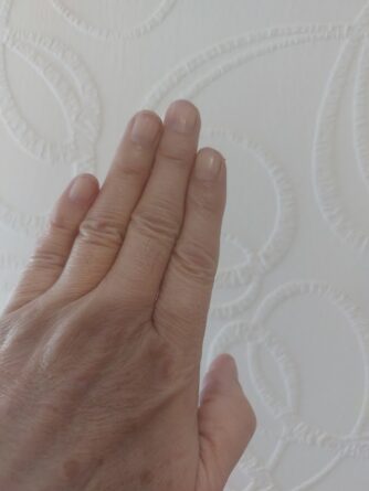 ha teljesen kifeszíted a kezed, akkor nagyon rövid a kisújjad a gyűrűsújhoz képest, erről nem írnak, hogy mennyire kell kifeszíteni, illusztráció, a kép tulajdonosa bognár géza