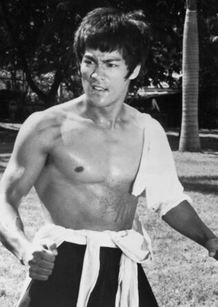 bruce lee as chen zhen (cropped) (b)