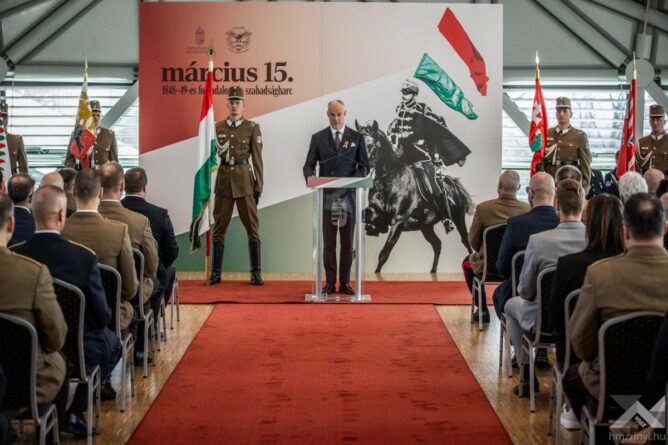 69b40940ec507828507648